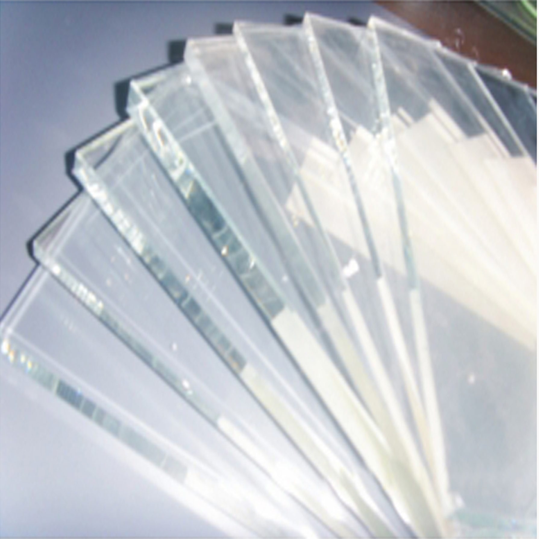 What is ultra-clear glass? Why choose low iron glass?