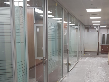 Doha-Qatar QIIB Headquarters commercial Tower office glass partition by Clear laminated glass with frosted film